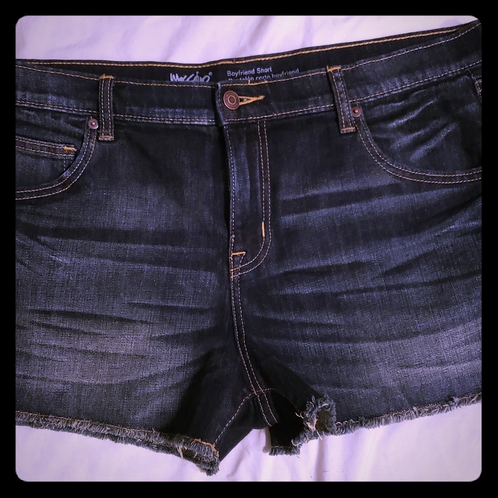 Semi High waisted Boyfriend Jean Shorts